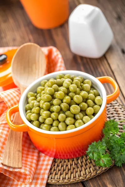 Guisantes enlatados —  Fotos de Stock