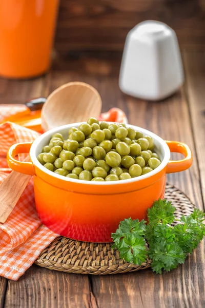 Guisantes enlatados —  Fotos de Stock