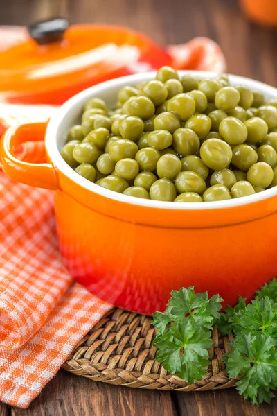 Guisantes enlatados —  Fotos de Stock