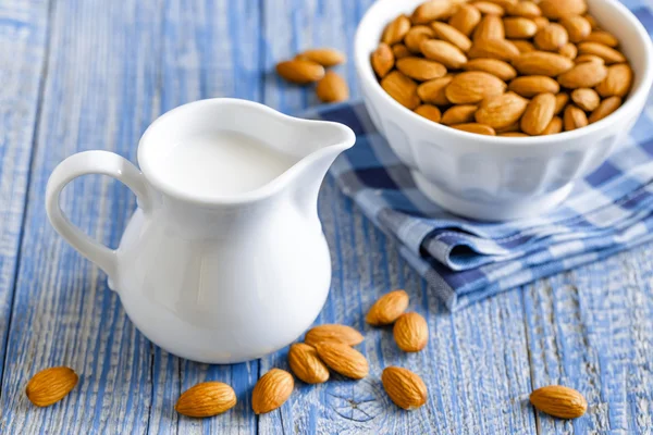 Almond milk — Stock Photo, Image