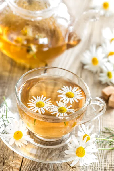 Chamomile tea — Stock Photo, Image