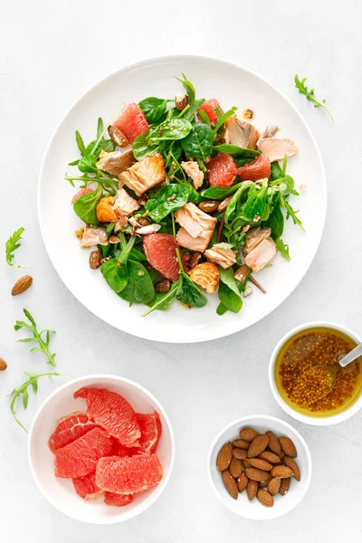 Grilled Salmon Salad Grapefruit Almonds Salad Mix Top View 스톡 이미지