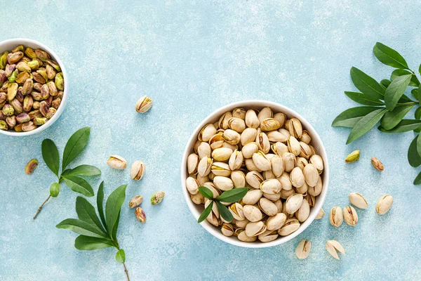 Pistachios Whole Pistachios Green Leaves Pistachio Nut Kernels Healthy Natural — Stockfoto