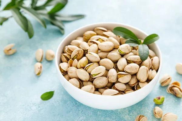 Pistachios Whole Pistachios Green Leaves Pistachio Nut Kernels Healthy Natural — Foto Stock