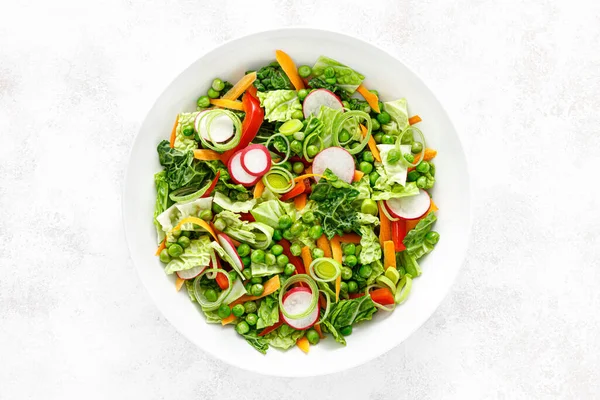 Fresh Green Vegetarian Salad Savoy Cabbage Raw Carrot Radish Bell — Stockfoto