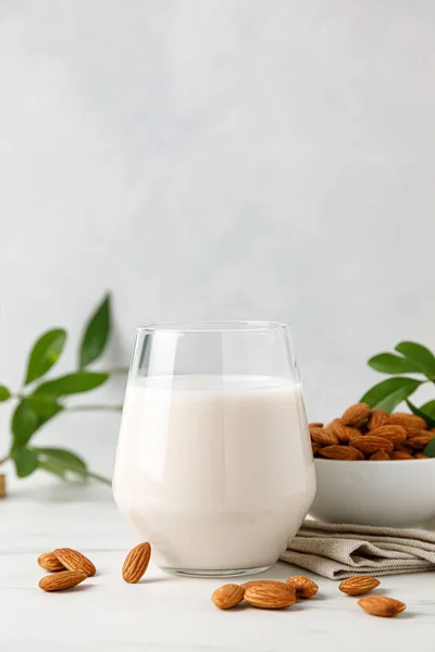 Миндальное Молоко Стакане Миндальные Орехи — стоковое фото