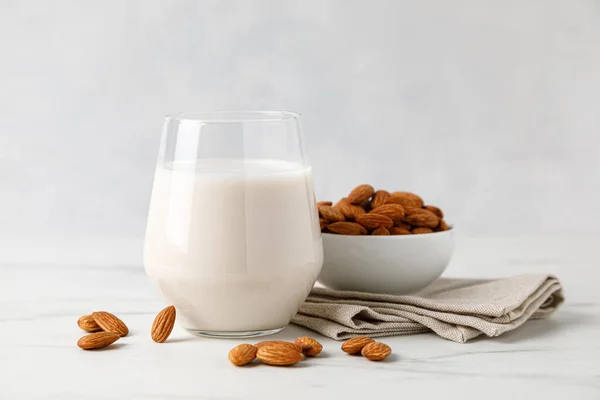 Almond Milk Glass Almond Nuts —  Fotos de Stock