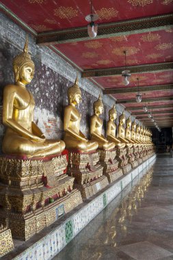 satır altın Buddha