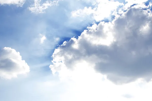 Jasne niebo — Zdjęcie stockowe