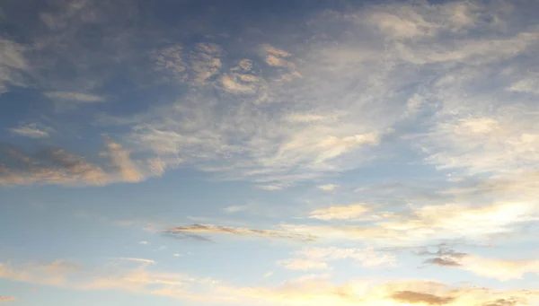 Nuvens no céu — Fotografia de Stock