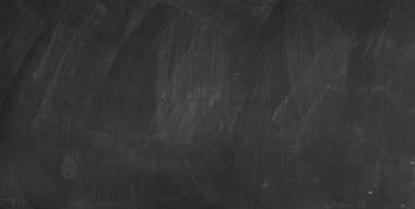 Tahta arka planda tebeşir temizlendi