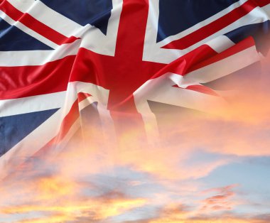 Parlak gökyüzünde İngiliz bayrağı