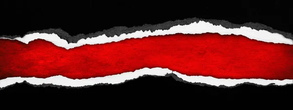 Loch Papier Auf Rotem Hintergrund Gerissen — Stockfoto