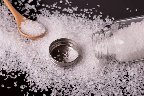 White Salt Crystals Scattered Table — Stockfoto