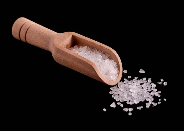 Große Kristalle Aus Weißem Salz Einem Holzlöffel — Stockfoto