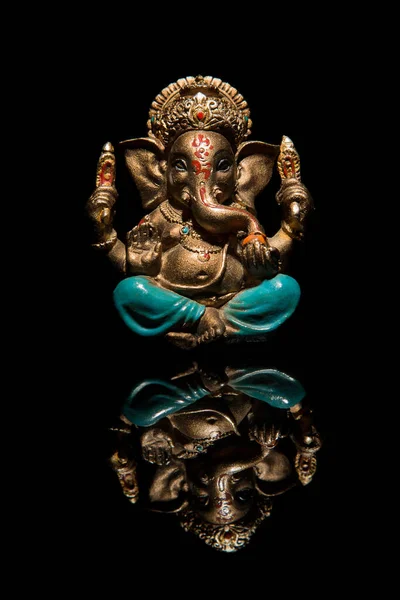 God Van Ganesha Met Reflectie Het Oppervlak God Van Ganesha — Stockfoto