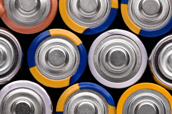 指電池の背景 指で操作する電池群 トップビュー ロイヤリティフリーのストック画像