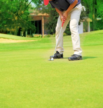 golfçü koyarak