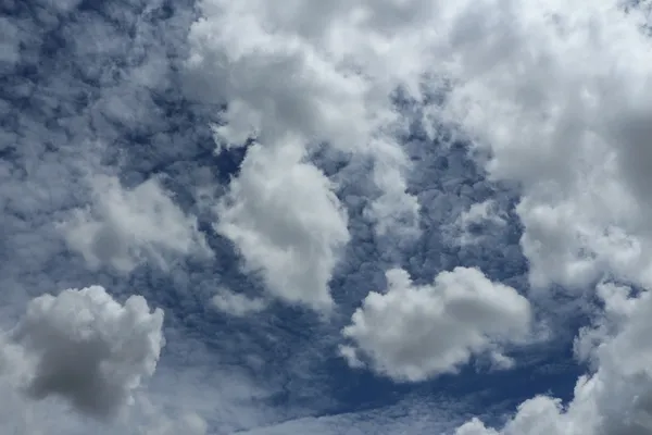 Nube de cielo azul —  Fotos de Stock