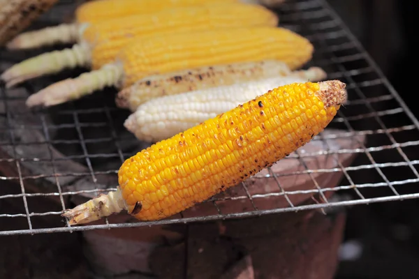 焼きトウモロコシ — ストック写真