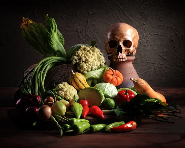 Czaszki, mieszane warzywa — Zdjęcie stockowe