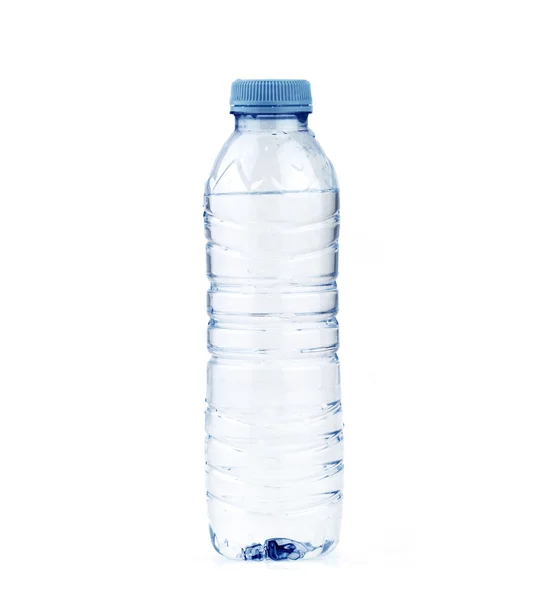 Botella de agua aislada en un fondo blanco Imágenes de stock libres de derechos