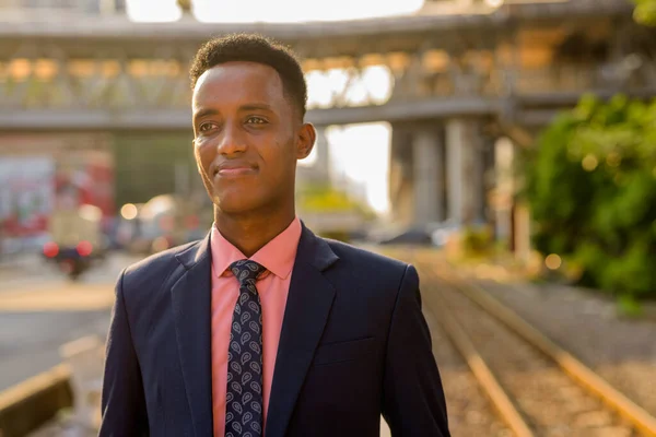 Retrato Joven Empresario Africano Con Traje Corbata —  Fotos de Stock