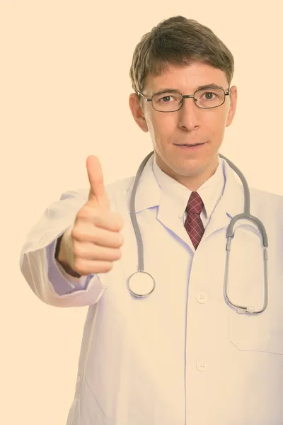 Estúdio Tiro Homem Médico Com Cabelo Curto Isolado Contra Fundo — Fotografia de Stock