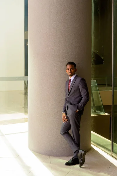 Retrato Joven Empresario Africano Con Traje Corbata —  Fotos de Stock