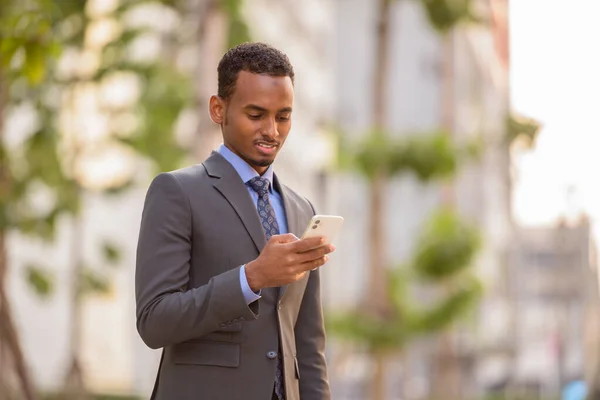Handsome Young African Businessman Wearing Suit City — Stock Photo, Image