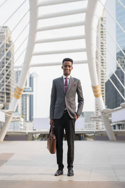 Retrato Jovens Empresários Africanos Bem Sucedidos Livre Cidade — Fotografia de Stock