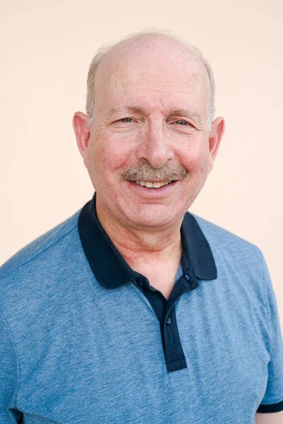 Portrait Caucasian Senior Man Alone — Stock Photo, Image