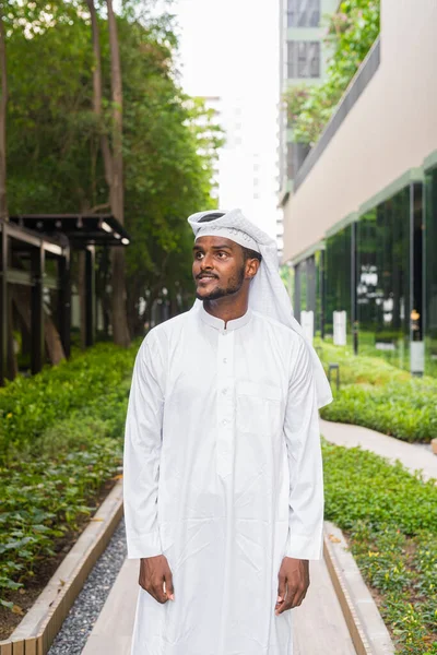 Portrait Jeune Musulman Africain Vêtu Foulard Religieux — Photo