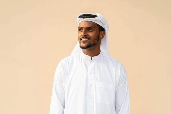 Portré Fiatal Afrikai Muszlim Férfi Visel Vallási Ruhát Egy Sál — Stock Fotó