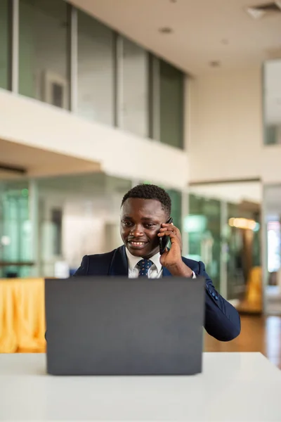 Portrait Handsome Young African Man Wearing Suit — Fotografia de Stock