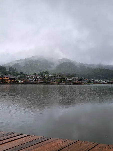 Vista Nebulosa Enevoada Ban Rak Thai Assentamento Chinês Mae Hong — Fotografia de Stock