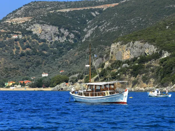 Fischerboot zum Meer — Stockfoto