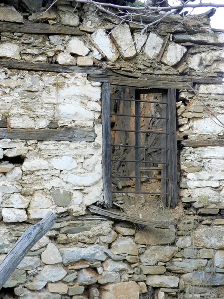 Old ruined window — Stock Photo, Image