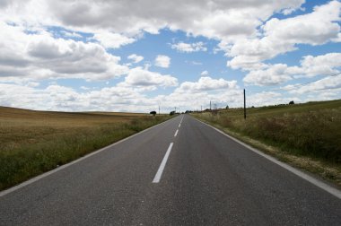 Asfalt yolu