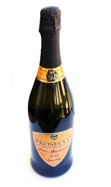 Bu SALONIKI, GREECE - 18 Ocak 2021 Prosecco Spumante şarap şişesi beyaz arka planda. Prosecco (İtalyanca: 