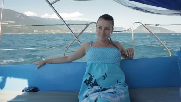 Sur le yacht — Video