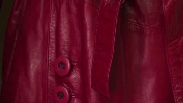 Chaqueta roja — Vídeos de Stock