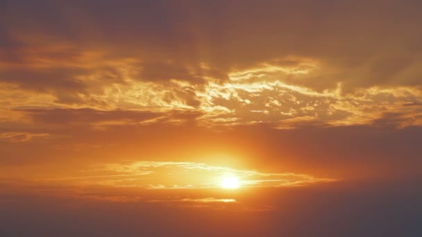 Coucher de soleil nuageux 