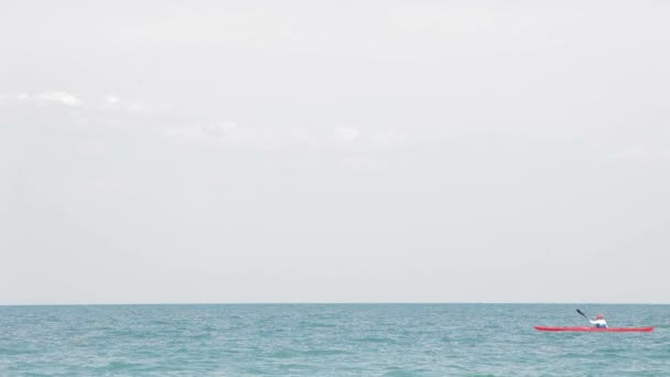 kayak dans la mer