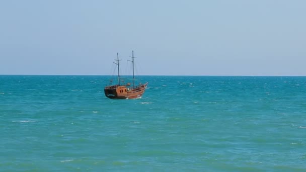 Vela no mar — Vídeo de Stock