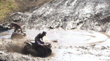 Simferopol, Ukrayna - 2 Temmuz: vintage arabalar katılmak Kırım 