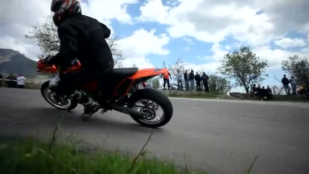 摩托车、 自行车骑 — 图库视频影像