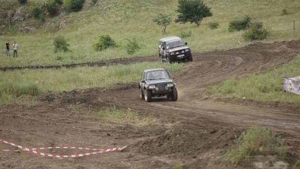 SIMFEROPOL, UKRAINE - JULY 2: Mini buggies participate in the First Cup of Crimea "Prohvat Derby" (extreme auto derby), July 2, 2010, Simferopol, Crimea, Ukraine. — Stock Video