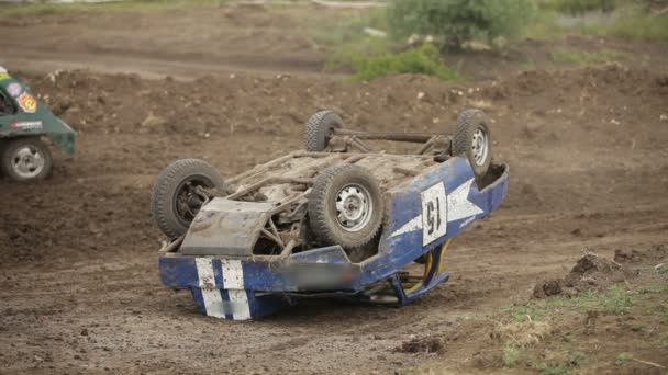 Simferopol, ukraine - 2. Juli: Oldtimer nehmen am ersten Cup der Krim "prohvat derby" (extremes Auto-Derby) teil, 2. Juli 2010, simferopol, Krim, Ukraine. — Stockvideo