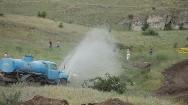 Simferopol, Ukrajina - 2. července: mini buggy podílet se na prvním poháru Krym "prohvat derby" (extrémní auto derby), 2 července 2010, simferopol, Krym, Ukrajina — Stock video